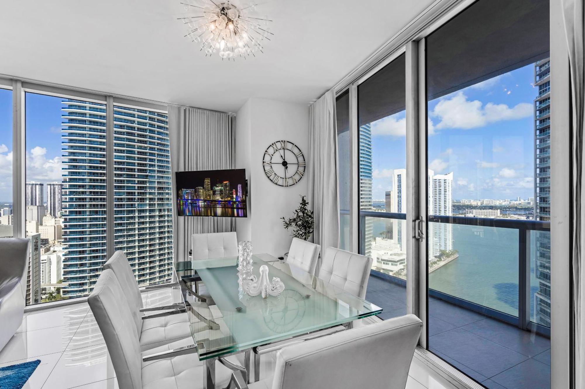 Luxurious Condo At Icon With Views Miami Kültér fotó