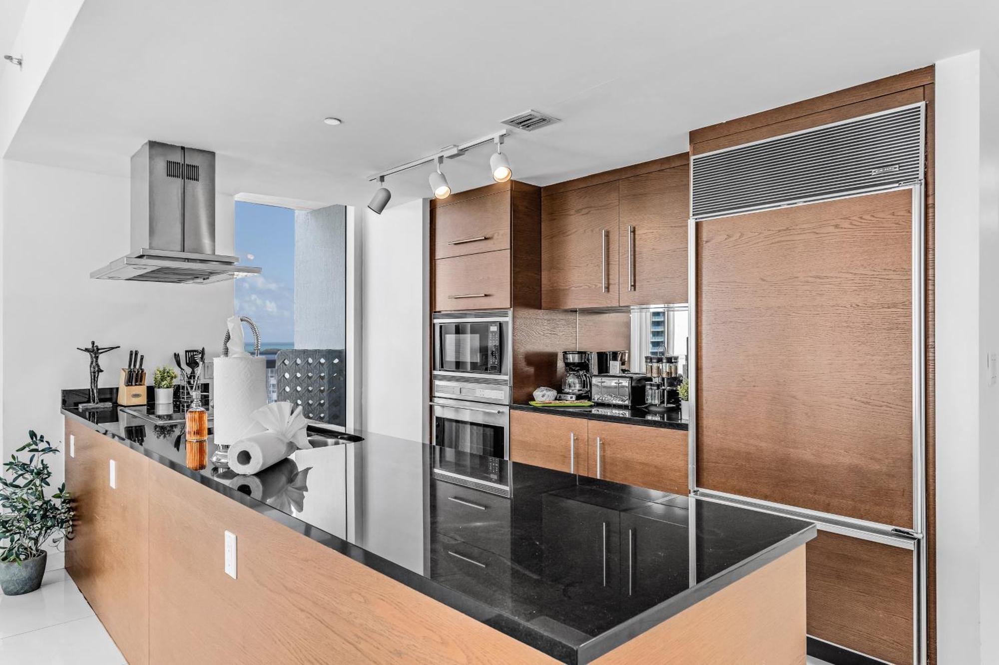 Luxurious Condo At Icon With Views Miami Kültér fotó