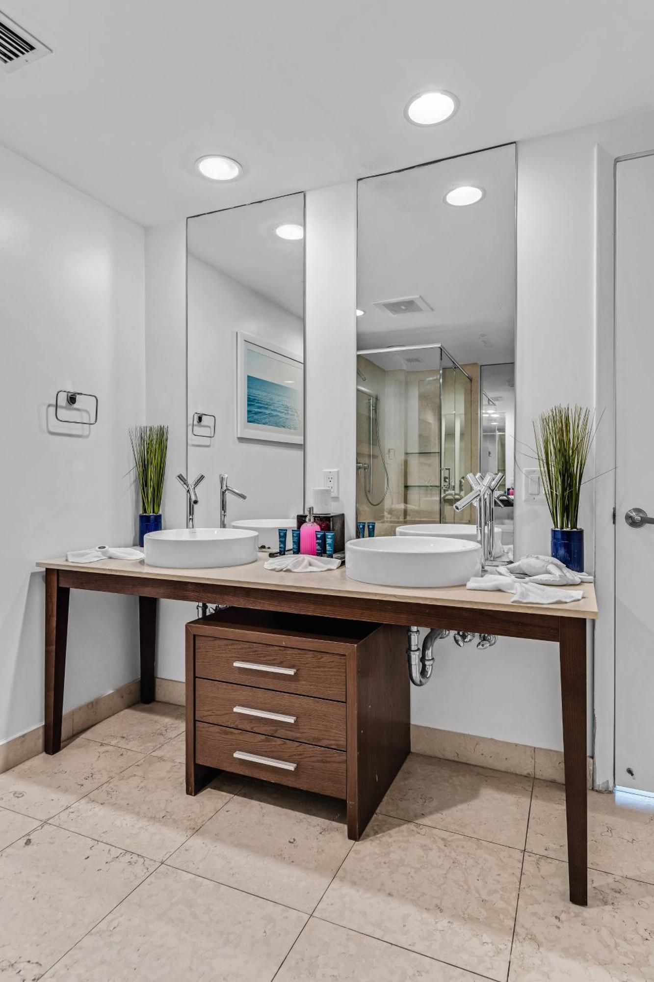 Luxurious Condo At Icon With Views Miami Kültér fotó