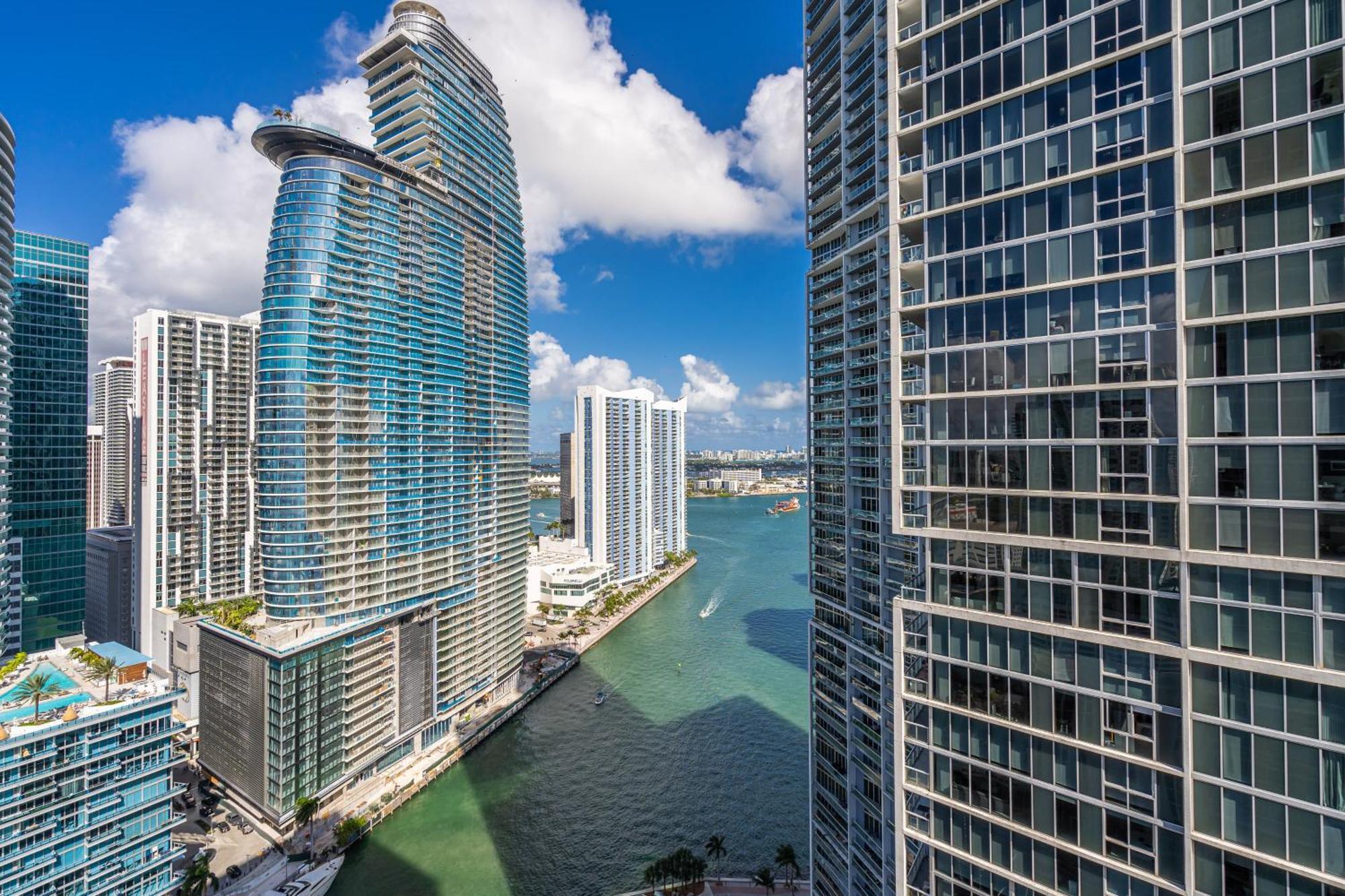 Luxurious Condo At Icon With Views Miami Kültér fotó