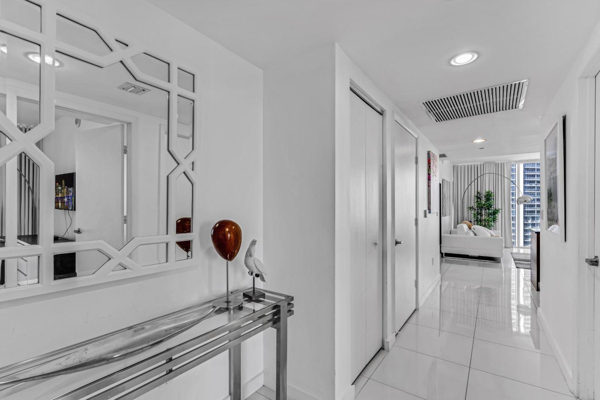 Luxurious Condo At Icon With Views Miami Kültér fotó